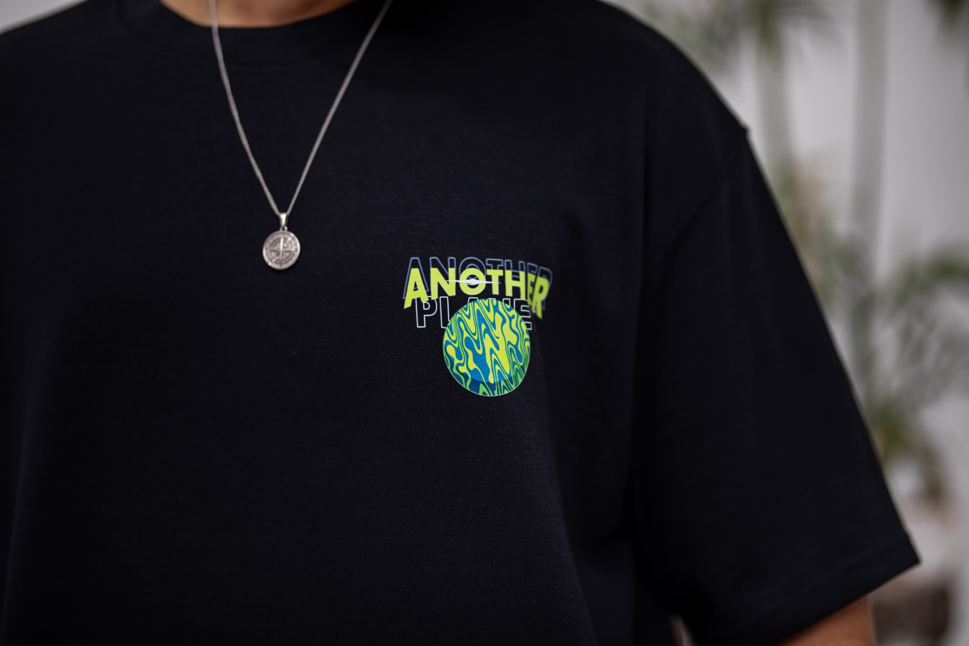 PLANET Black Oversized Tee